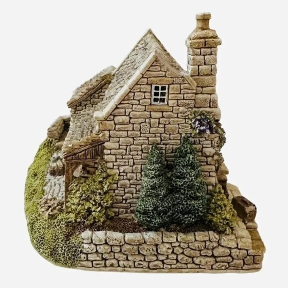 Vintage 1991 Lilliput Lane Dovetails Cambria UK Ceramic House Figurine 4.5